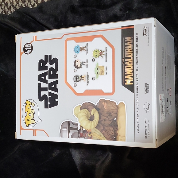 The mandalorian and the child on bantha pop - Picture 8 of 11